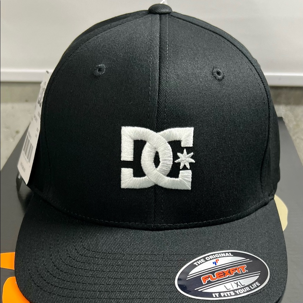 DC Shoes Cap Star 2 Flexfit Hat. Black/White Size L/XL New with Tags